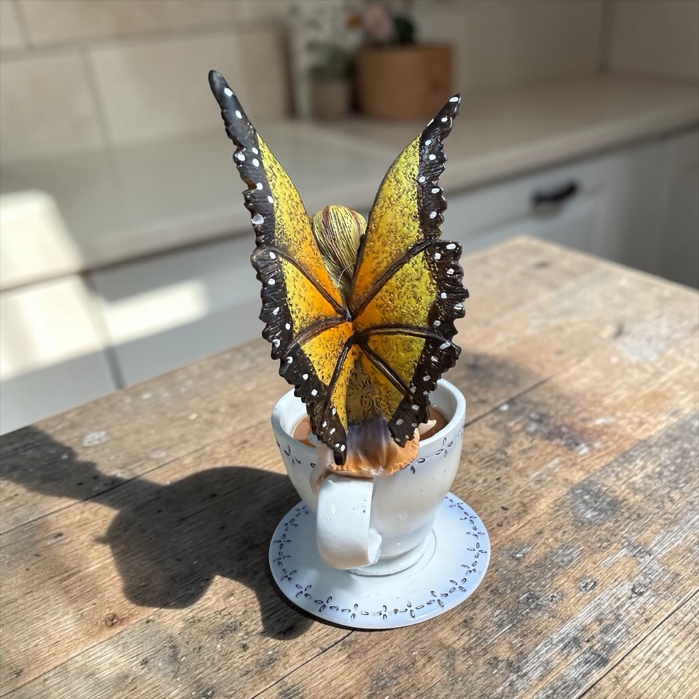 Amy Brown “I Need Coffee” Fairy in Teacup Figurine Fantasy Collectible - Picture 2 of 5